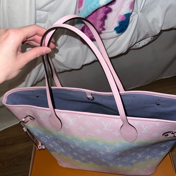 Louis Vuitton Escale Neverfull - Picture 8 of 14